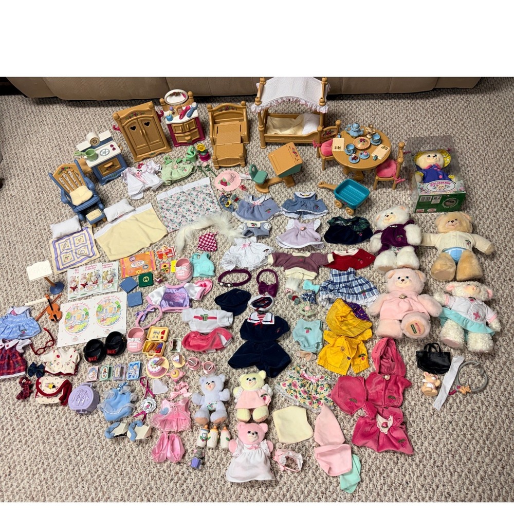 Vintage Fisher Price Briarberry Collection HUGE Lot Bears Furniture Clothing